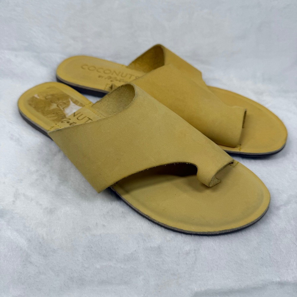 Coconuts by Matisse Yellow Suede Thong Sandals Women's Size‎ 9